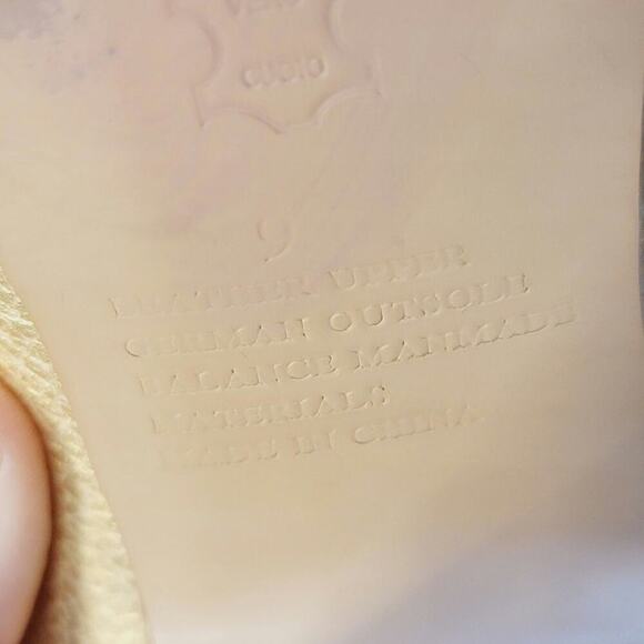 Steve Madden Gold Leather Platforms Loafer Heels, sz 9 - Picture 12 of 13